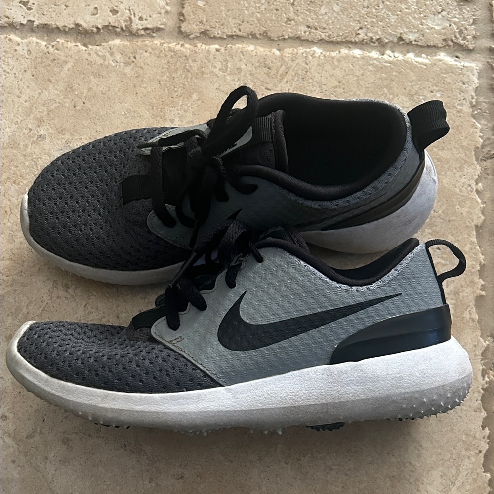 Kids Nike Black and Gray Golf Shoes